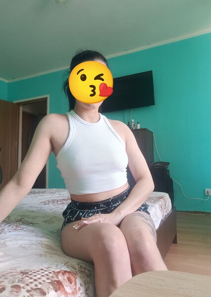 Andreea Alessia am 25 de ani 1,50m inaltime 45 de kg sunt slim